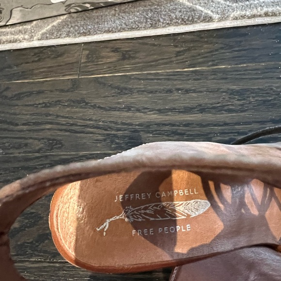 Gorgeous tan coloured lace up square heeled sandals - Picture 2 of 3